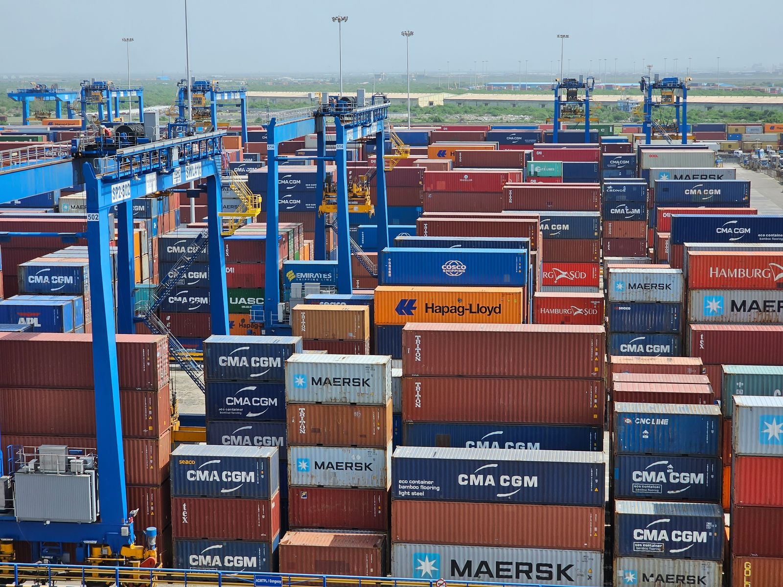 Drayage strike shuts inland flow from Mundra, Kandla ports