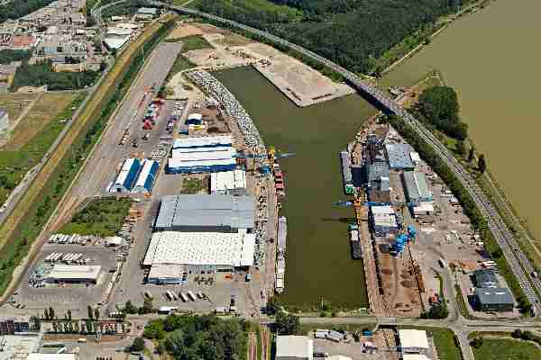 Photo courtesy HHLA. HHLA’s subsidiary Metrans takes over the trimodal container terminal in the Austrian port of Krems on the Danube. Photo courtesy HHLA