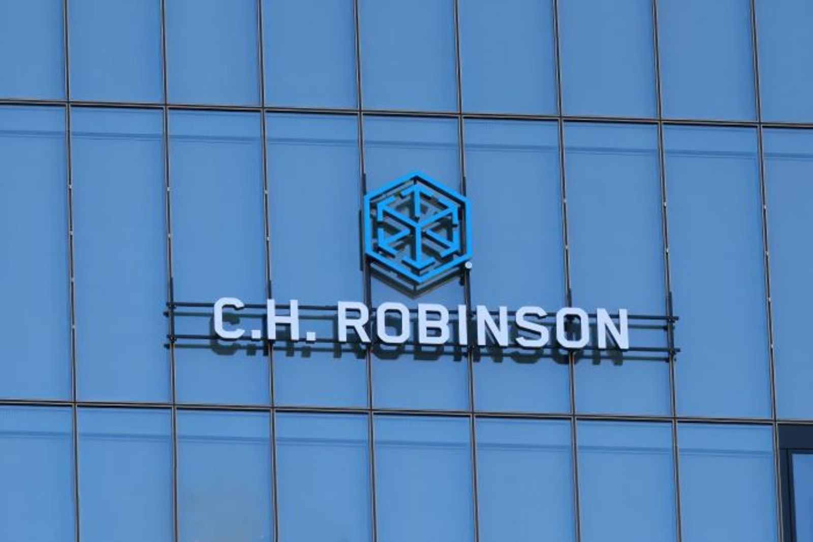 CH Robinson’s forwarding business faces muddy Q2 on China uncertainty