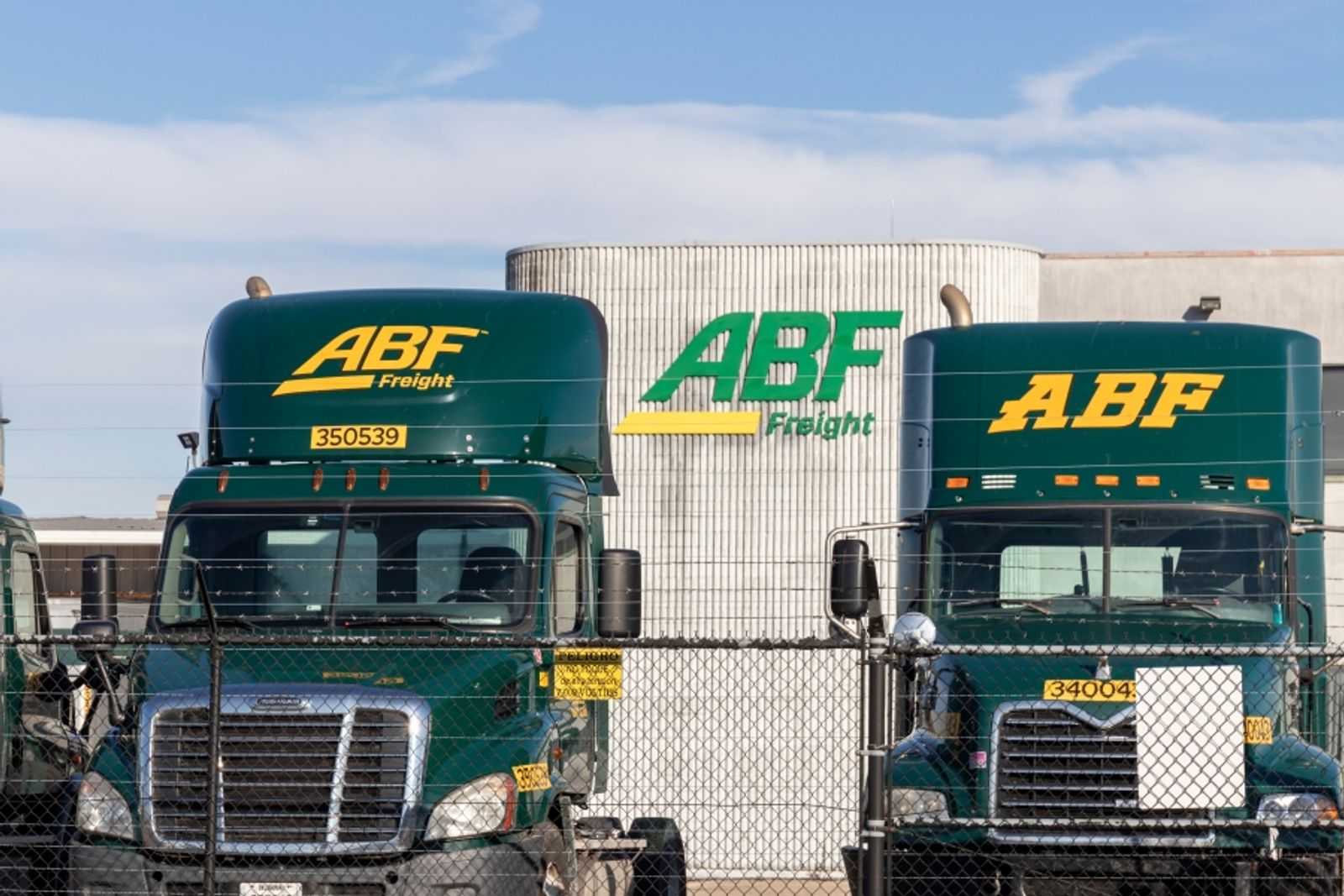 US LTL rates rising despite falling volumes, more cautious shippers