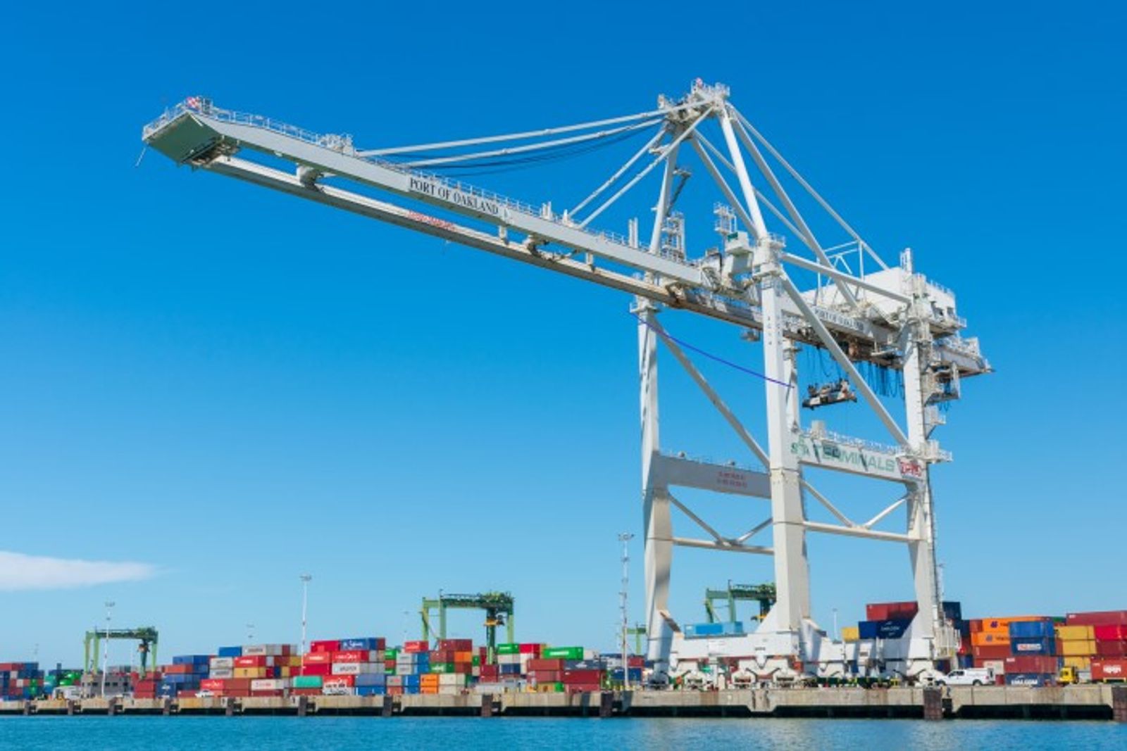 Congress eyes a tax credit for reshoring port crane manufacturing