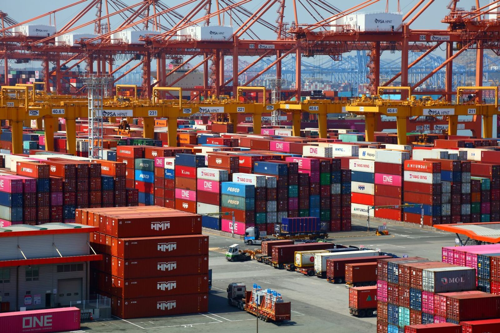 Busan aims to boost transshipment volumes with new $573 million feeder terminal
