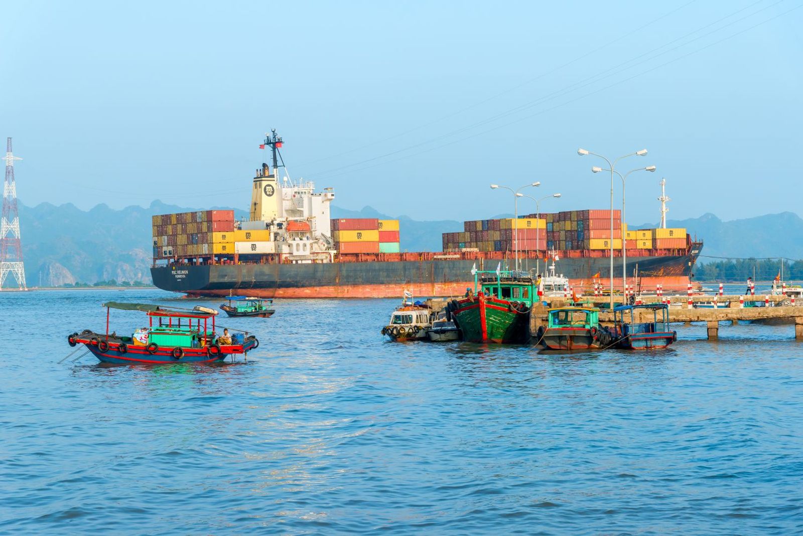 Vingroup to start building $14 billion Haiphong port, logistics hub next year