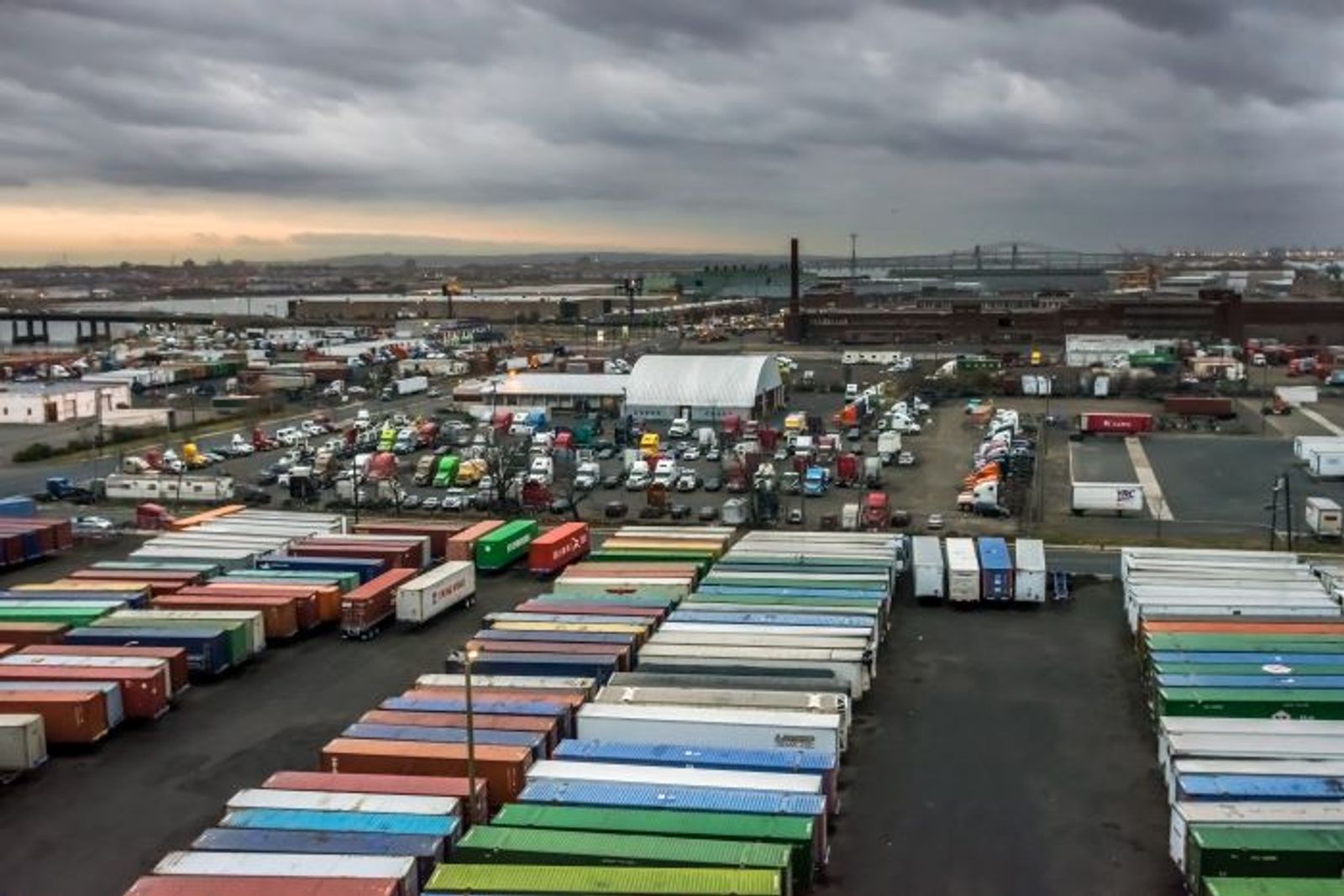 New Jersey’s proposed worker classification rule hangs over port truckers