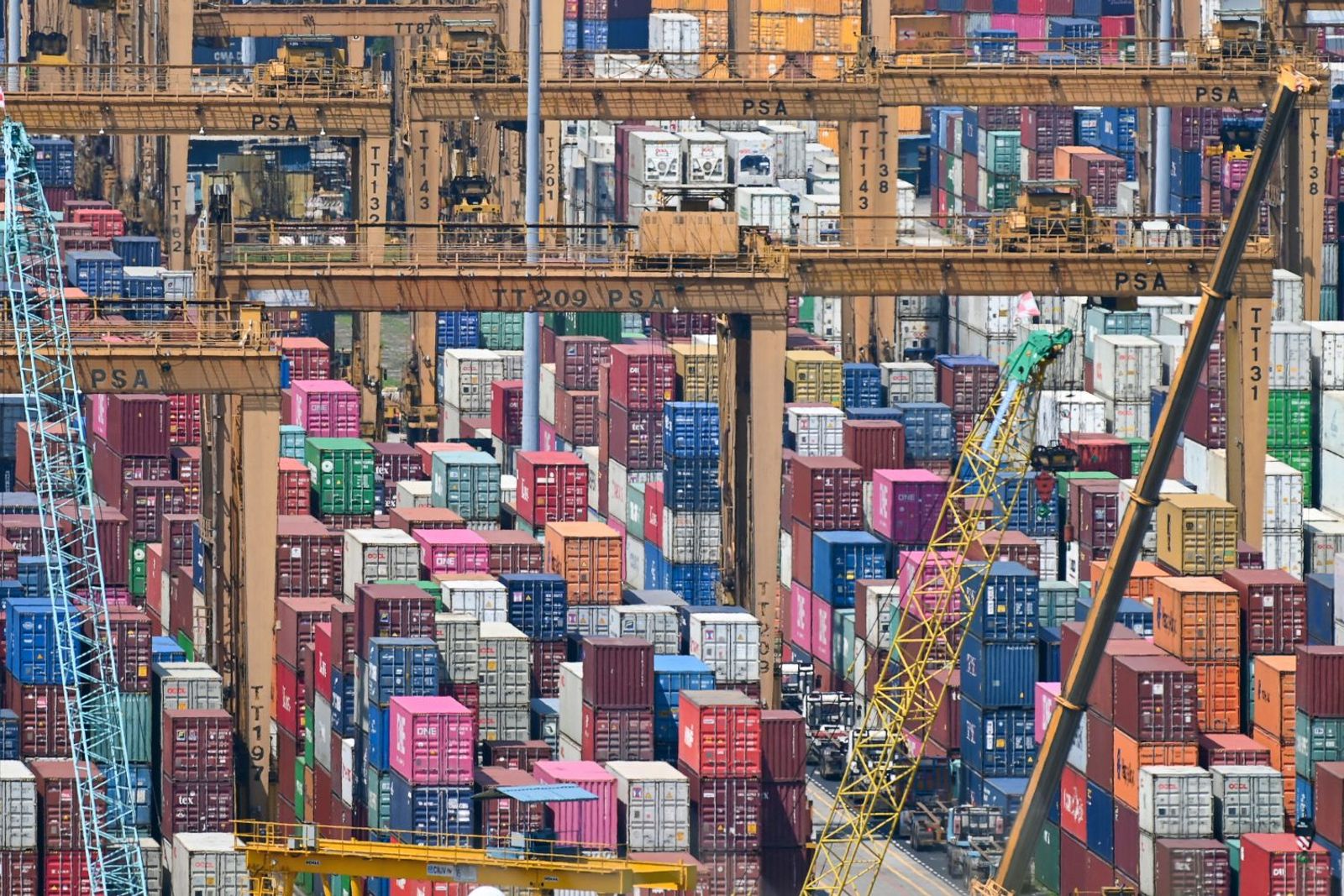 Tight Asia feeder capacity causing disruption for export, import shippers