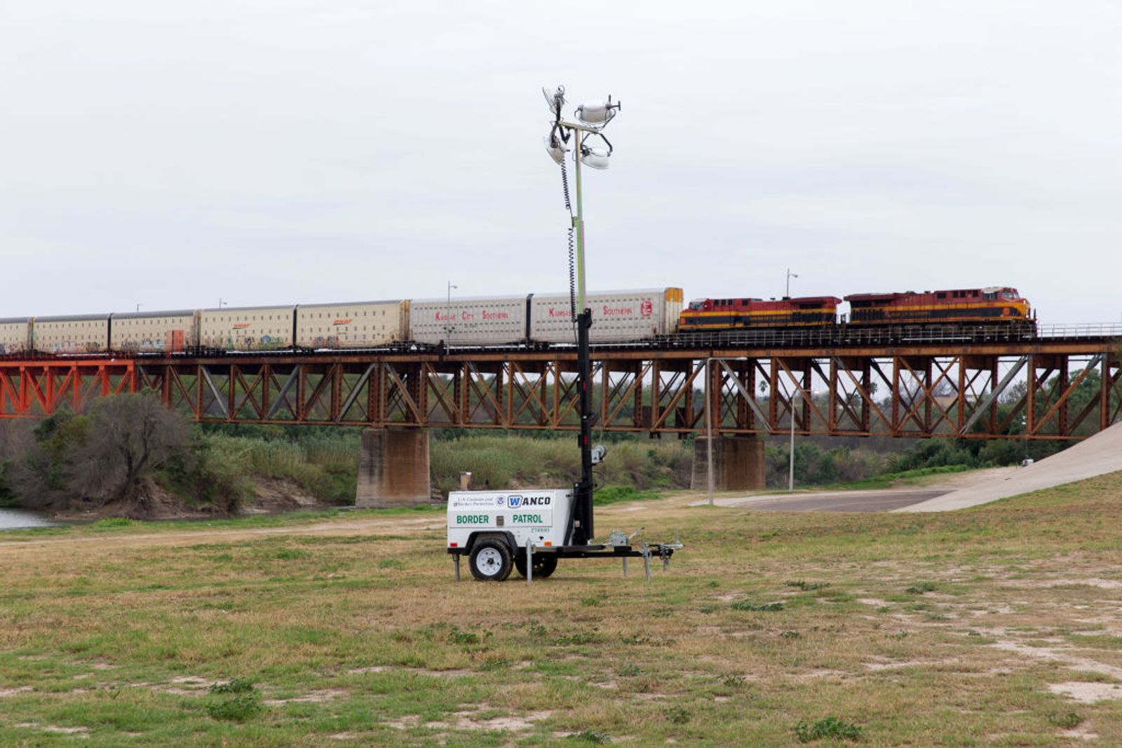 US cross-border rail tracks Mexico recovery, Canada decline: analyst