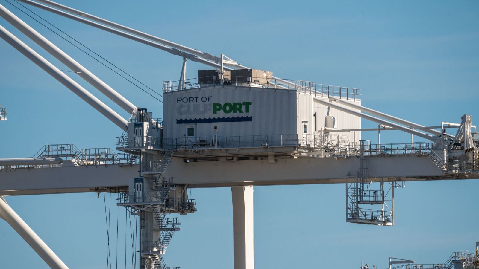 Ports America to pay 30% tariff on China-made ship-to-shore crane