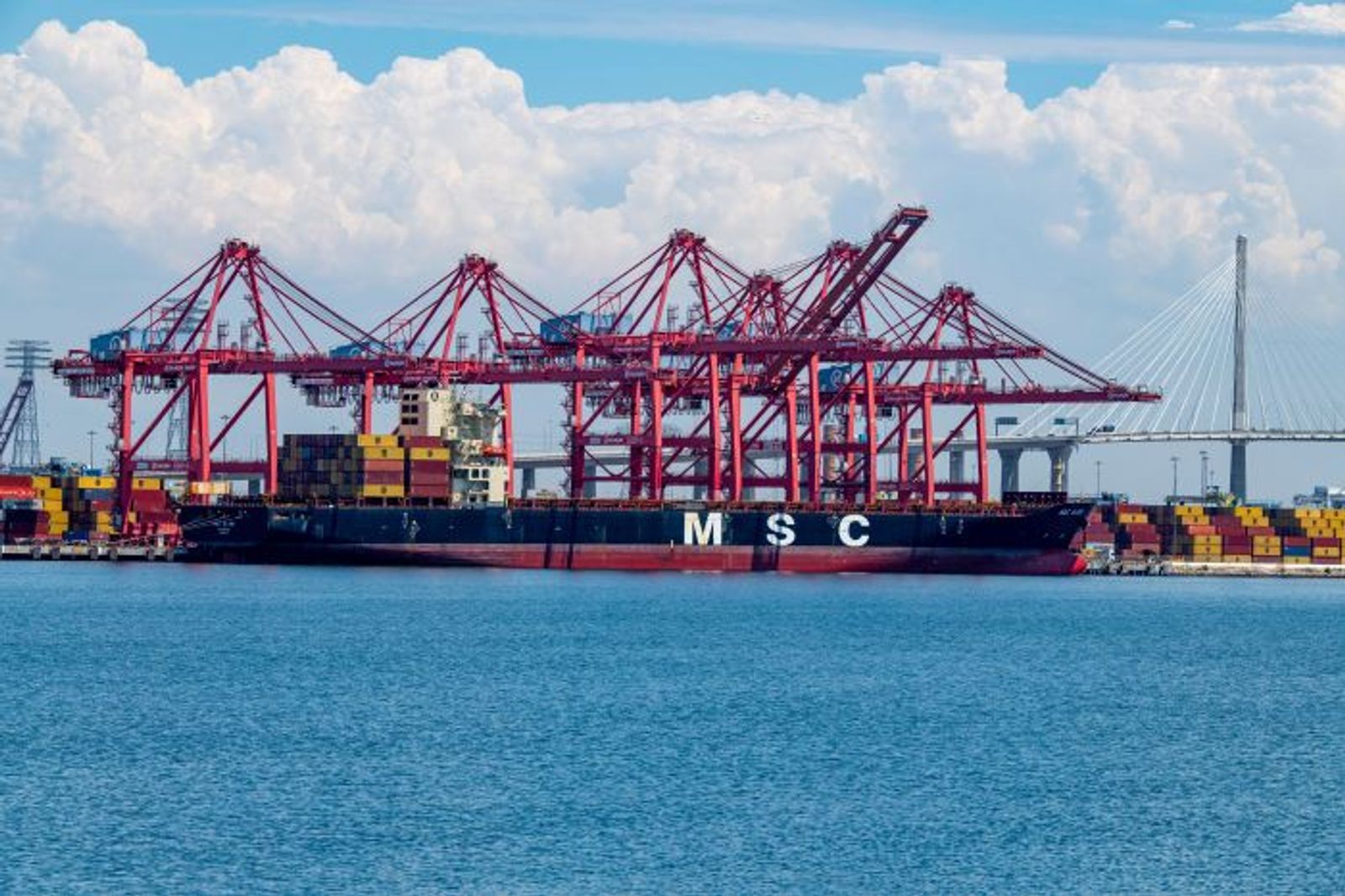 New ship-to-shore cranes with US parts coming to Long Beach