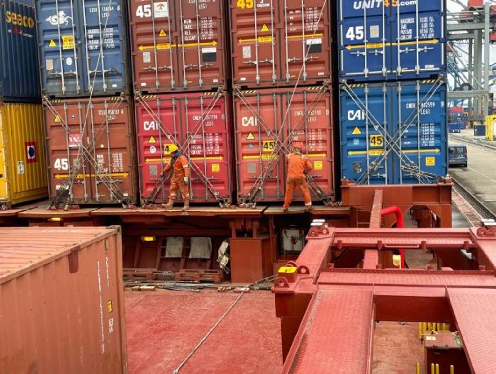 Growing box backlogs at Europe’s strike-hit hubs could take weeks to clear