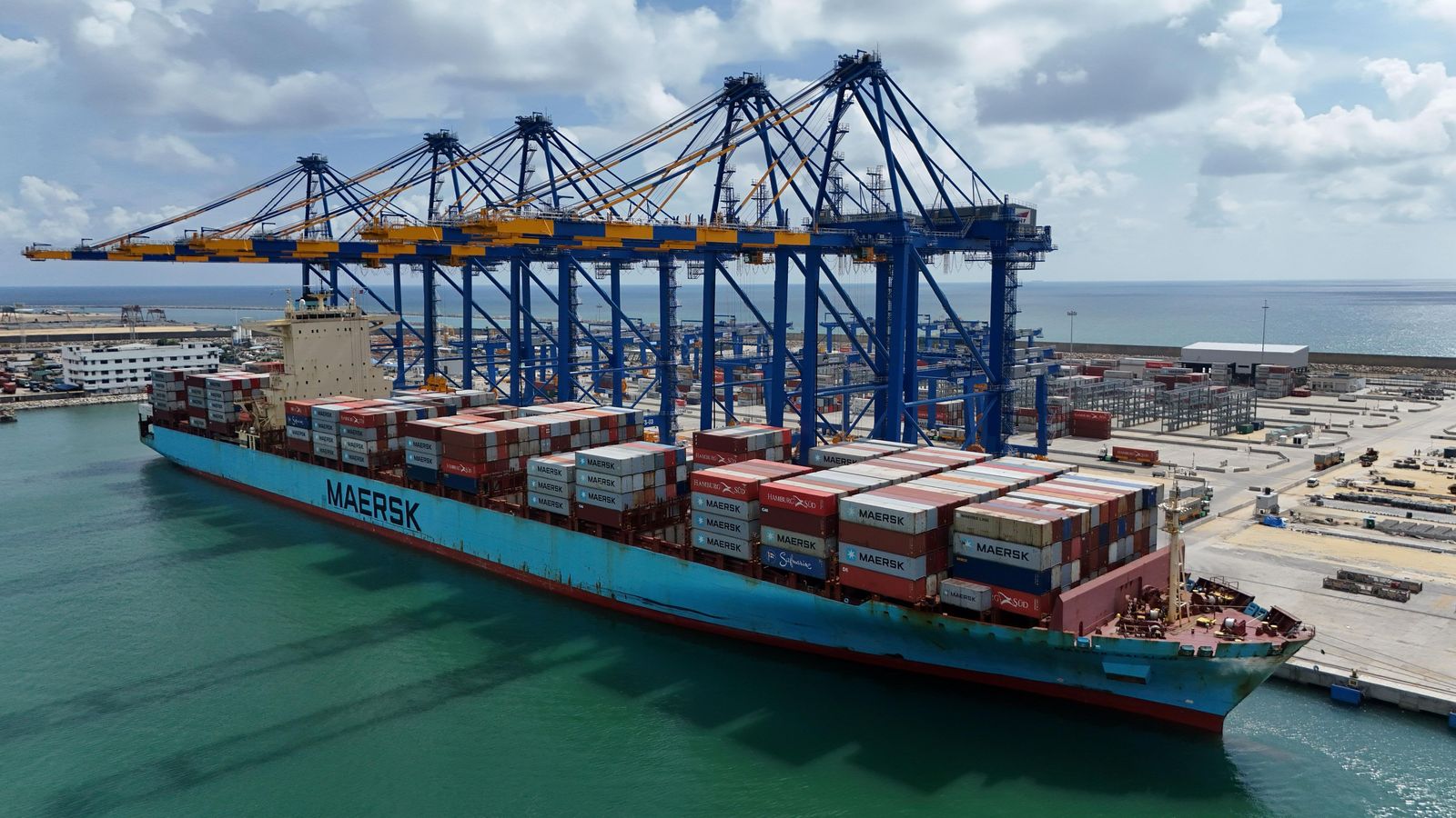 Cargo surge congests Colombo as some carriers avoid