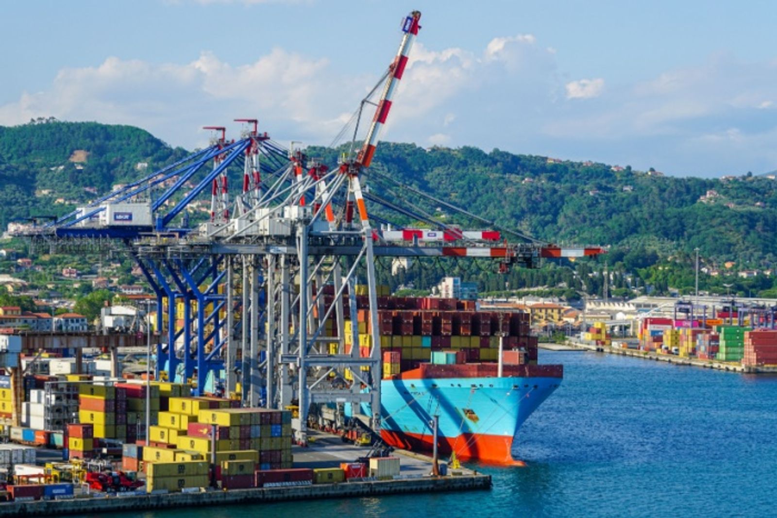 Intra-Europe emissions exposure affected by feeder services selection: report