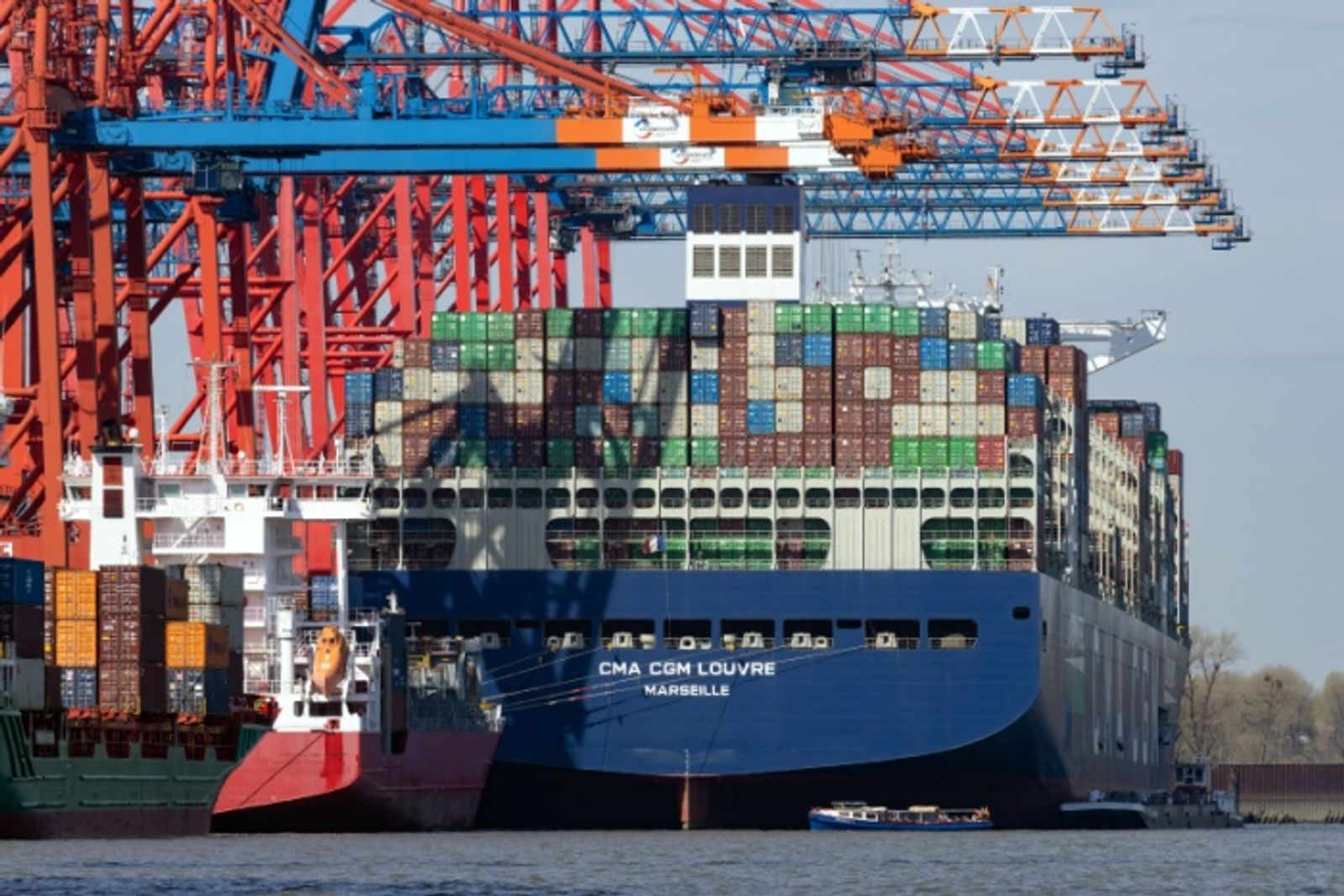 CMA CGM revives talks for ownership stake in Hamburg terminal: Alphaliner