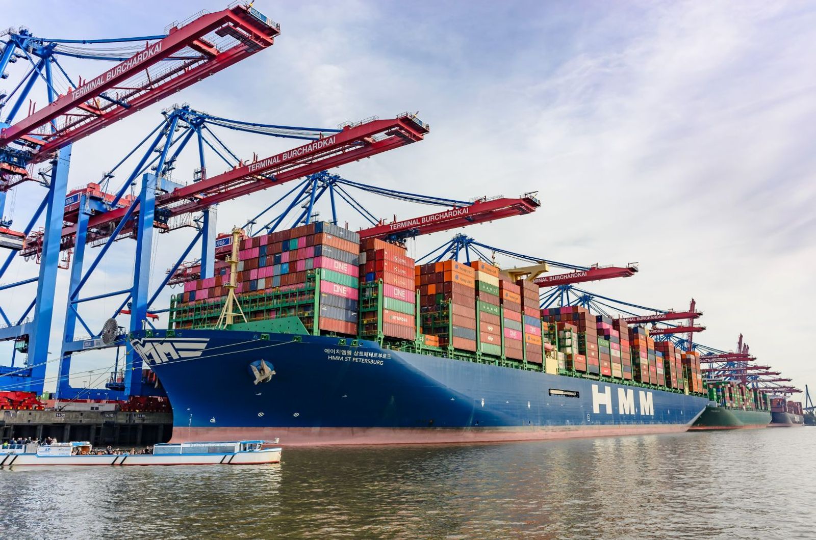 HMM to chase high-yield freight, new shipping routes after slump in Q3 profits