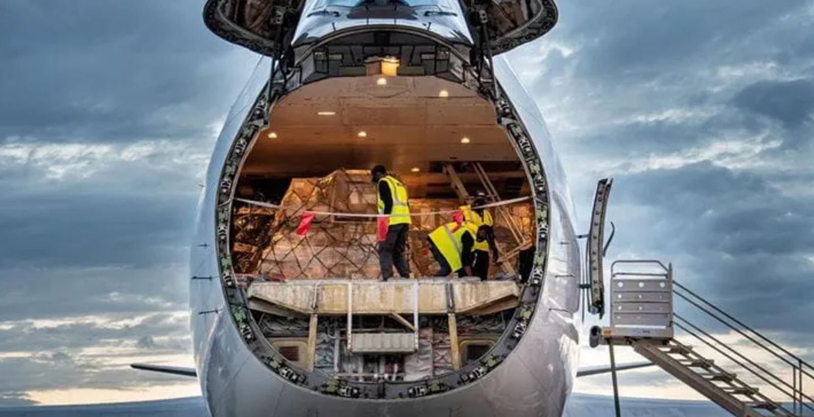 Diverging demand for e-commerce drives muted start to air cargo peak season