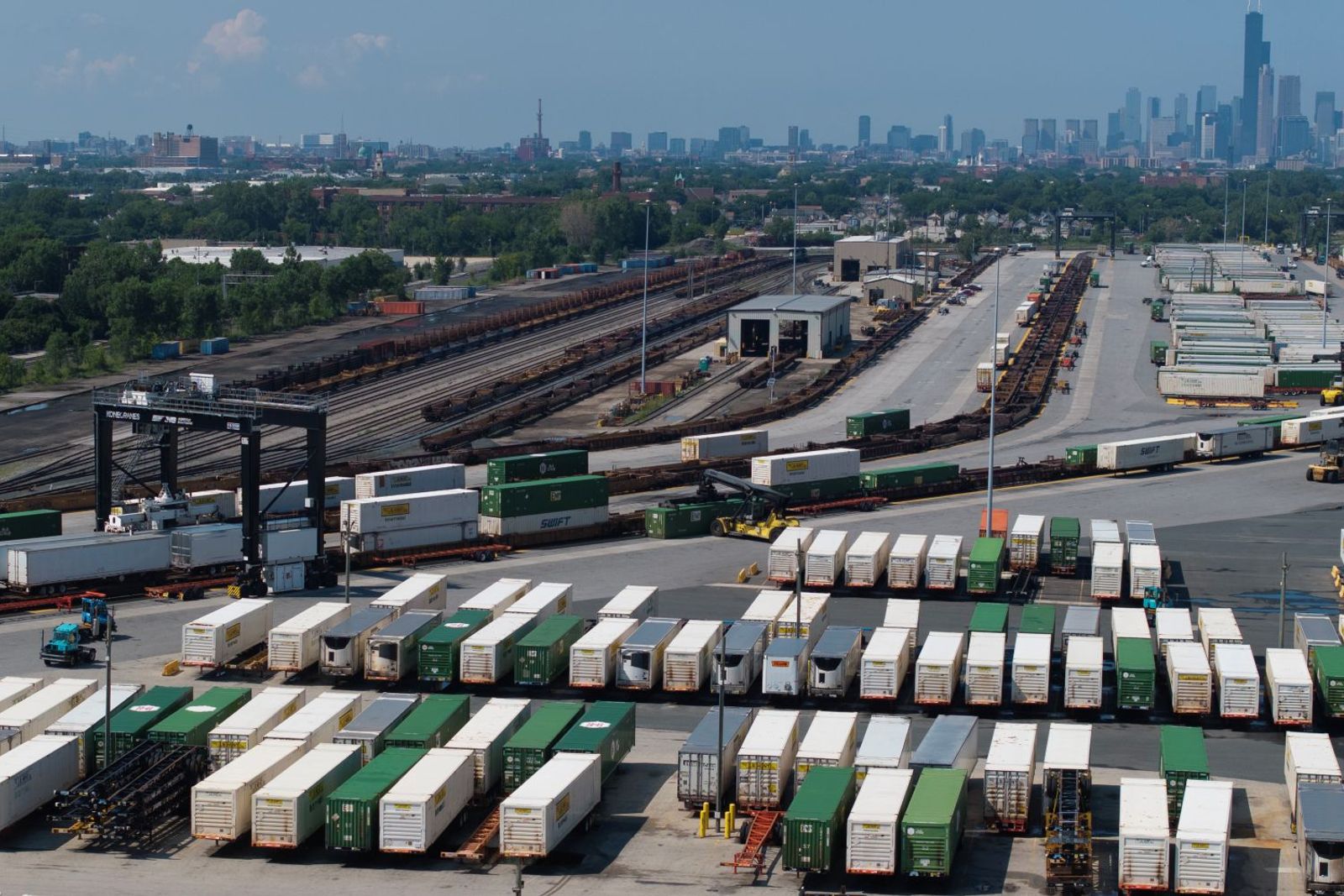 UP, in merger filing, vows to convert millions of loads to intermodal annually