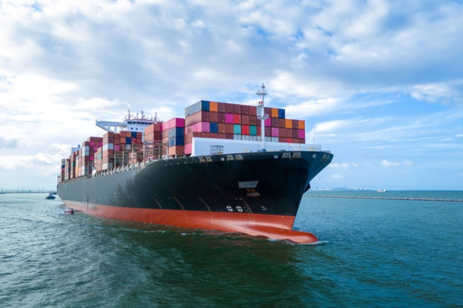 Digital forwarder owned by Bolloré merges with French forwarding group