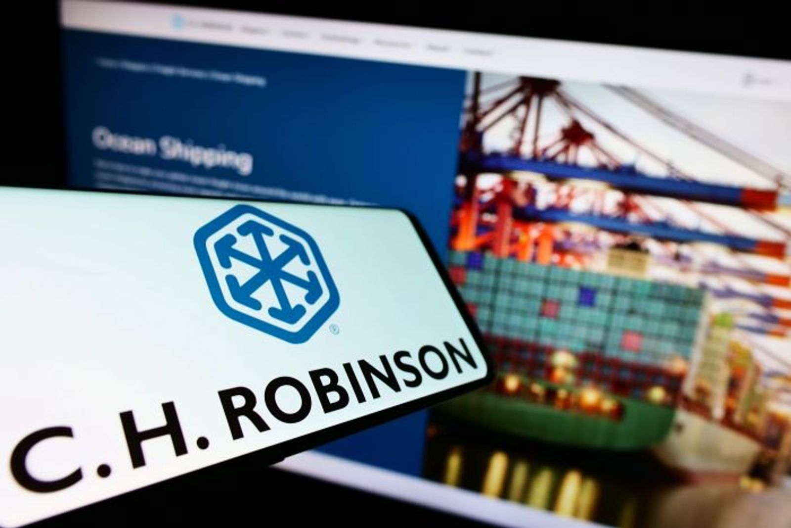 CH Robinson seeing muted freight market to start 2026