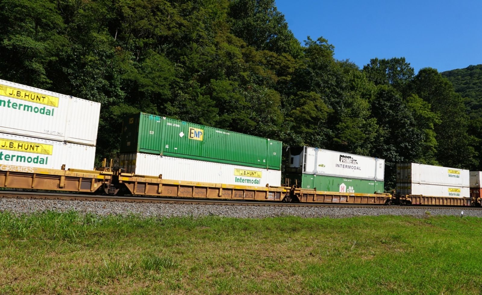 Spot intermodal savings spiked in Q4, but providers remain cautious
