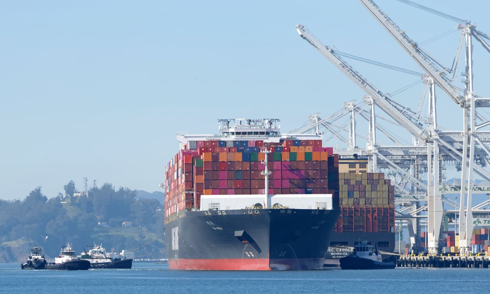 War reignites tussle between ocean carriers, cargo owners over fuel surcharges