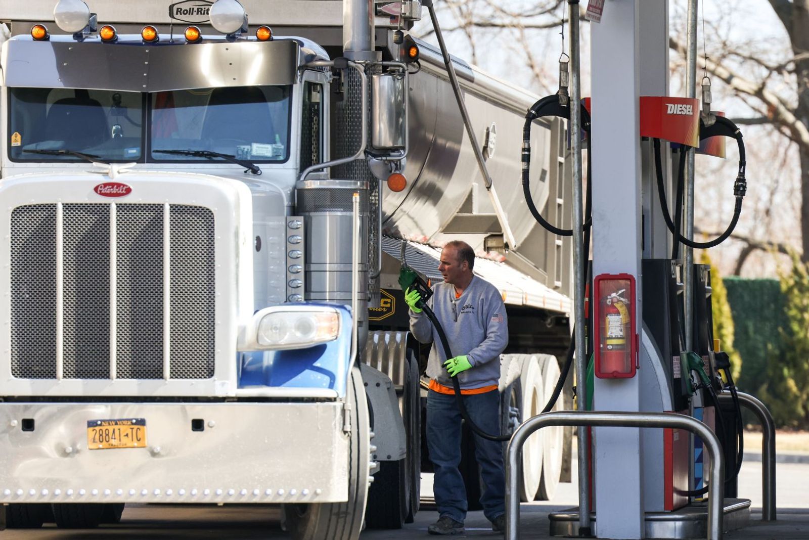 War hands railroads the ‘gift’ of higher diesel prices