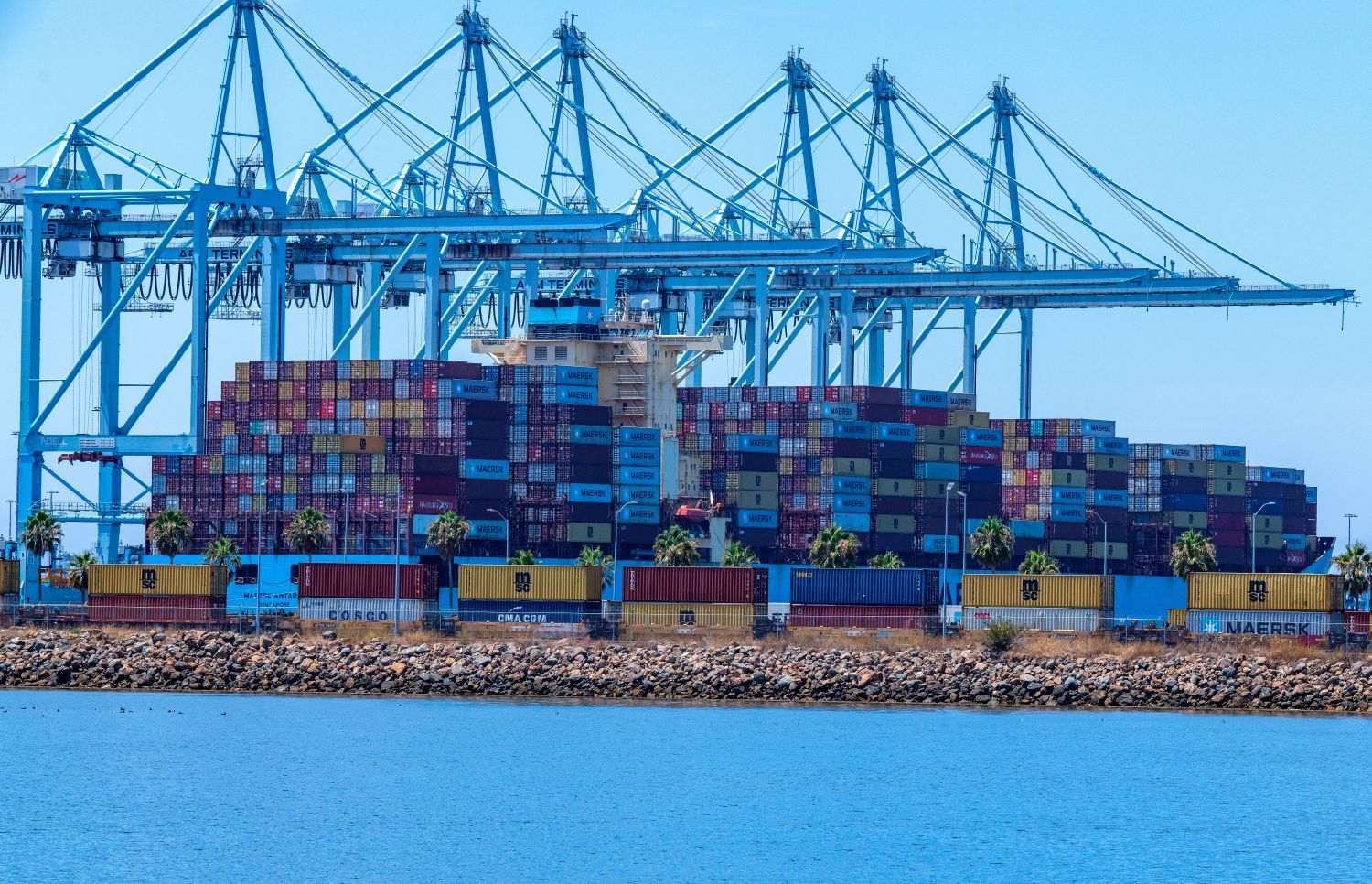 Carriers’ handling of fuel surcharges agitates small, mid-size trans-Pac shippers