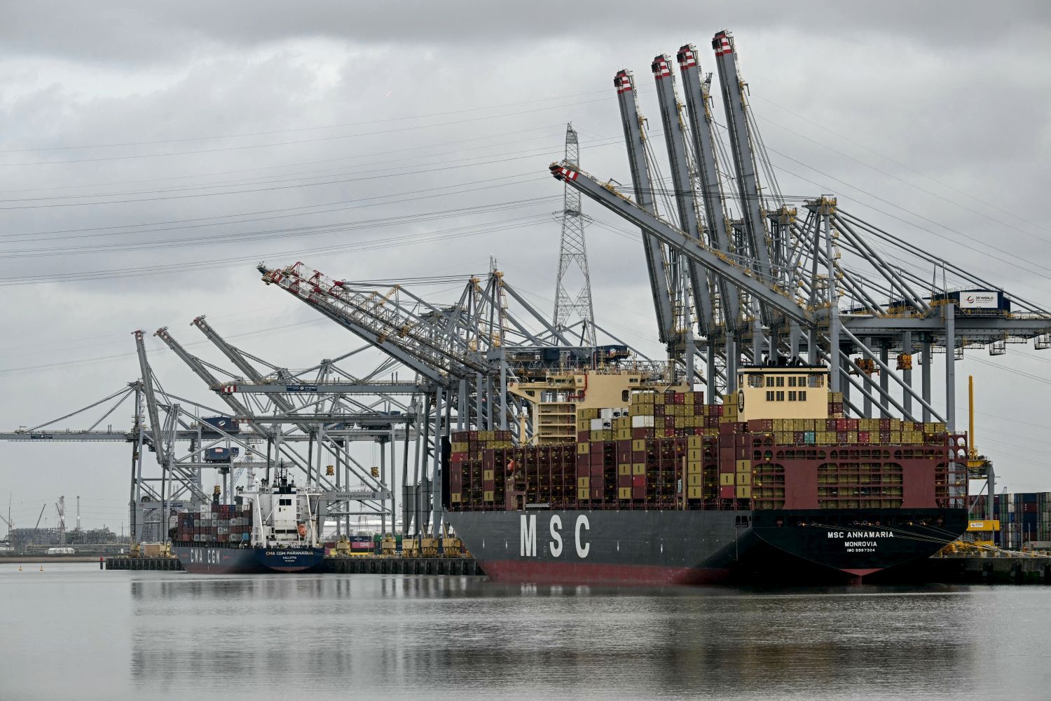 Antwerp-Bruges Q1 container volumes dip on poor weather, labor unrest