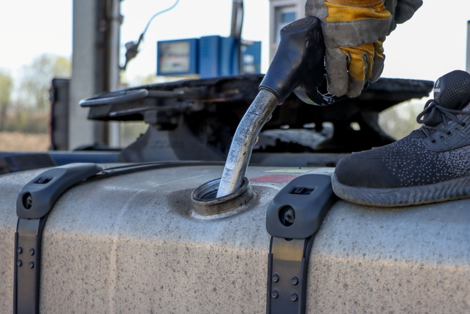 Rising fuel costs forcing US truck shippers to shift freight