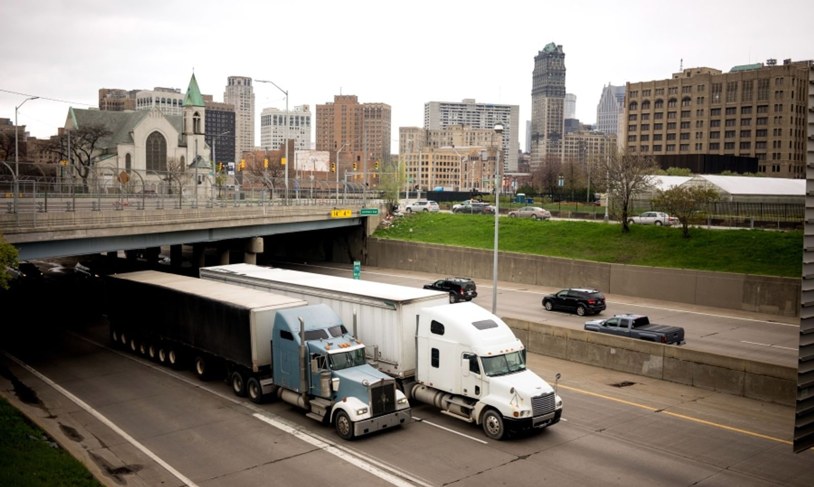 Autos, data centers boosting US Midwest freight: U.S. Bank