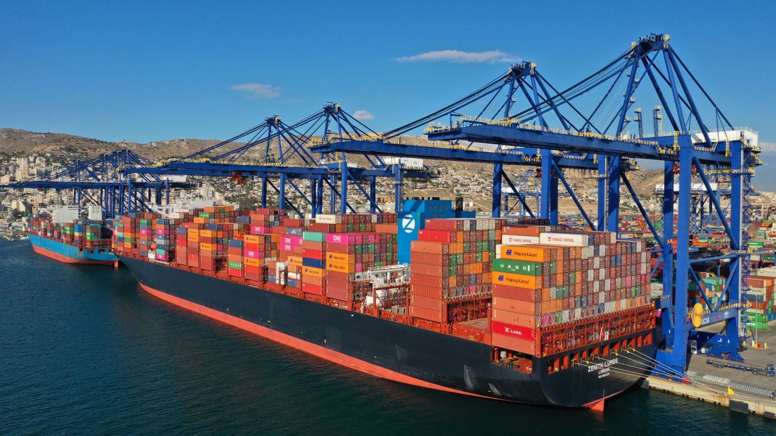 FourKites takes aim at automating ocean bookings for shippers 