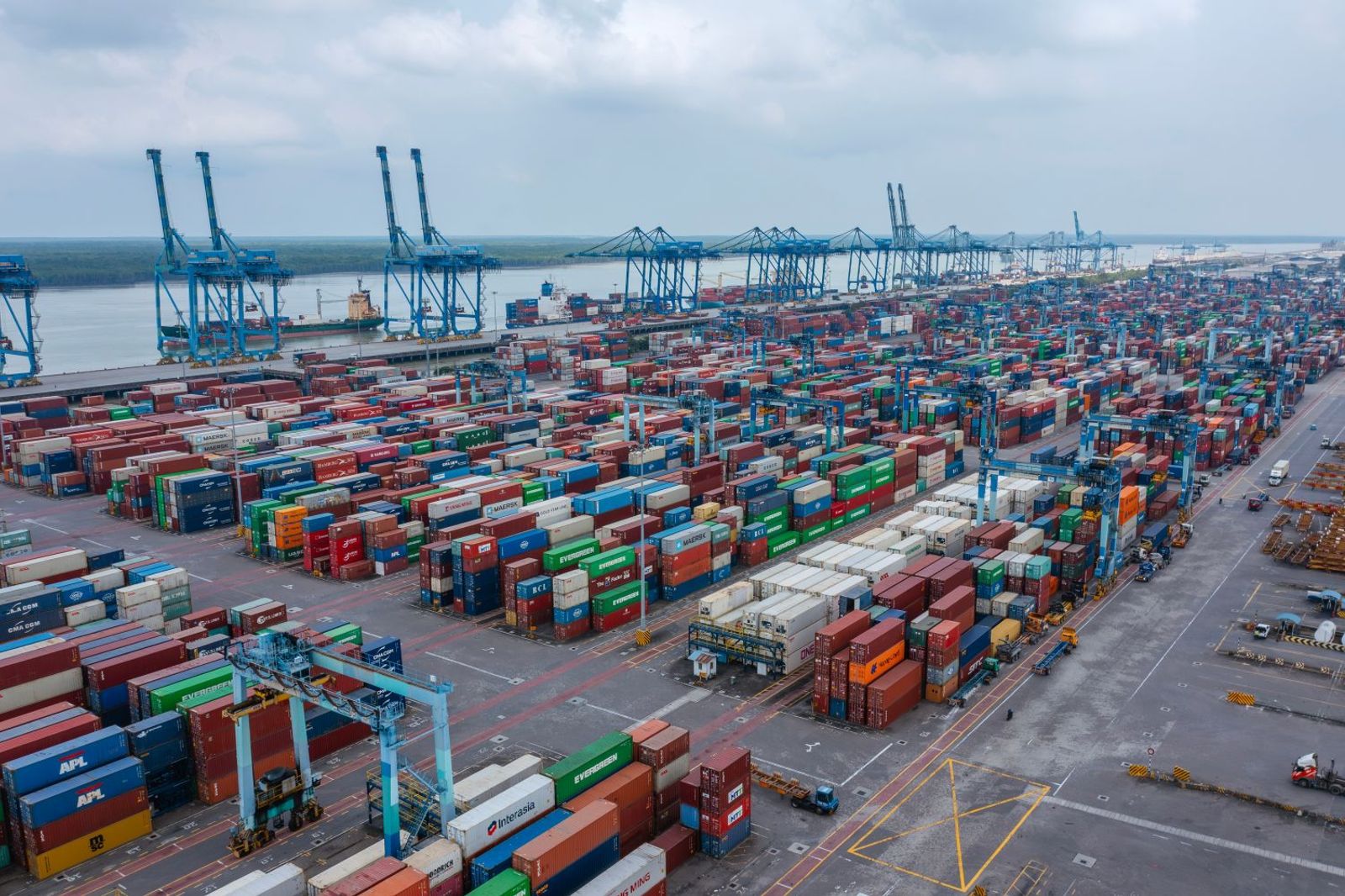WiseTech joins partner program of container shipping digital standards group