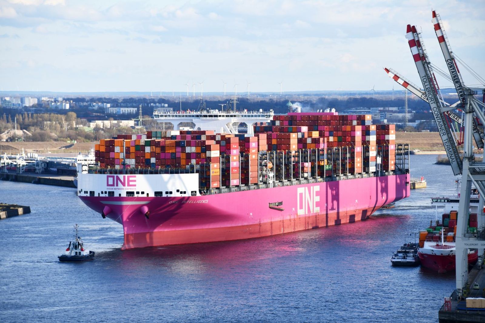 China widens regulatory crackdown on filing of ocean transport rate data