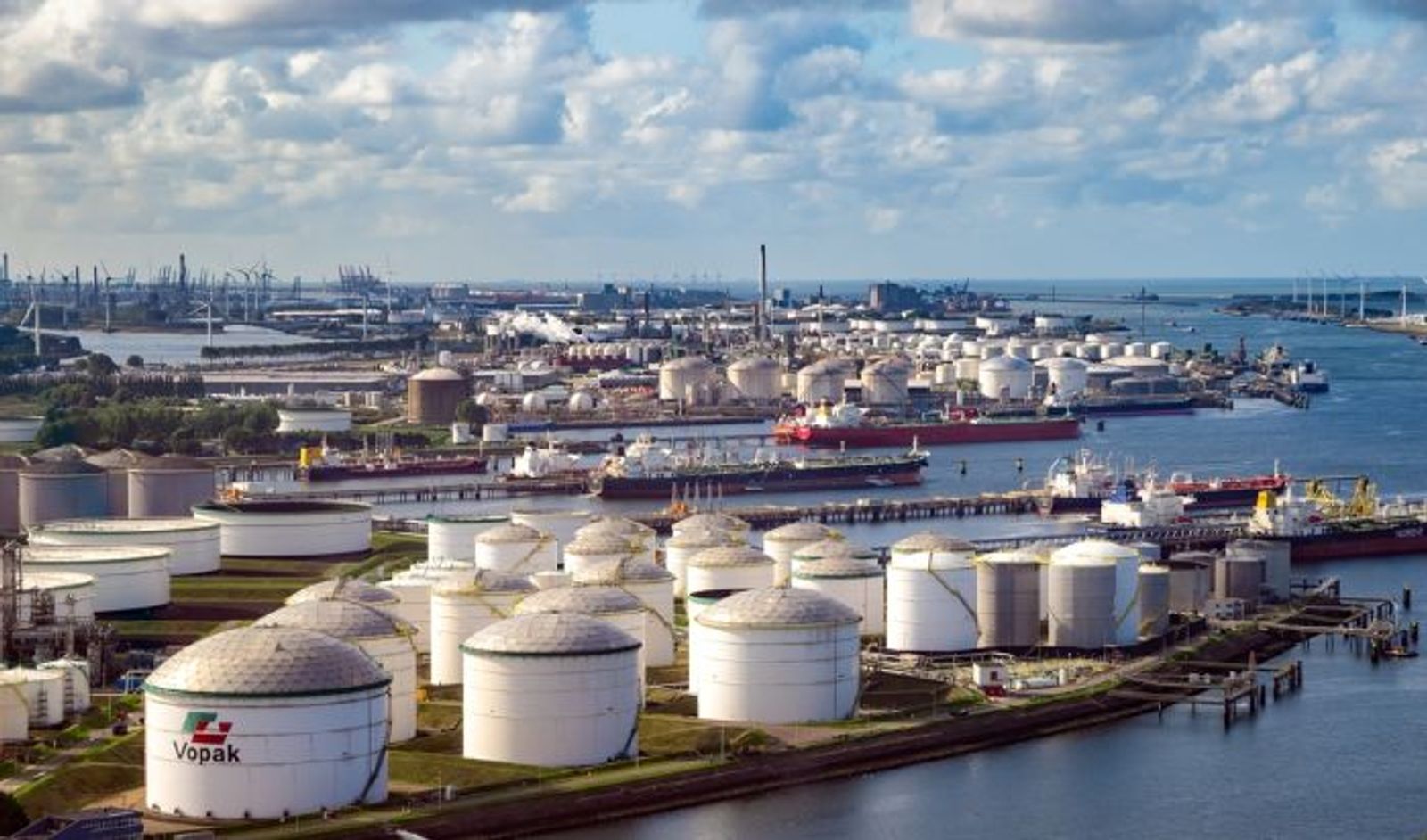 Higher trans-Atlantic ocean rates plateau as demand rally slows