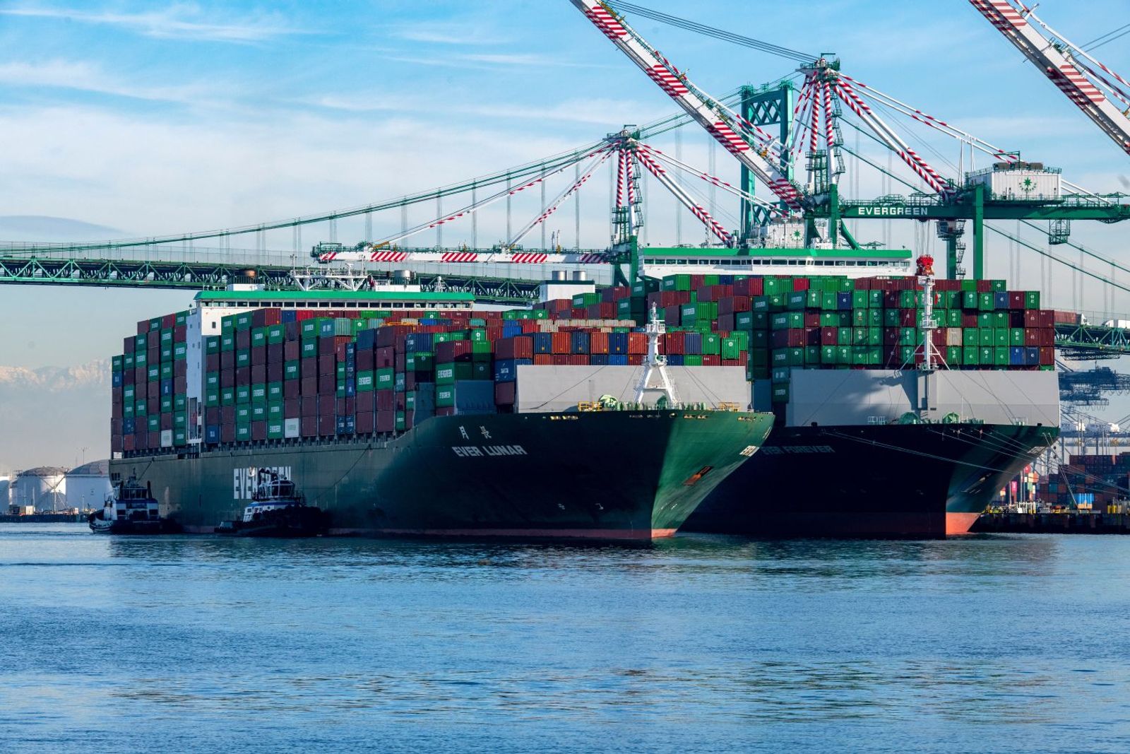 Trans-Pac frontloading drives early peak capacity crunch, rate surge