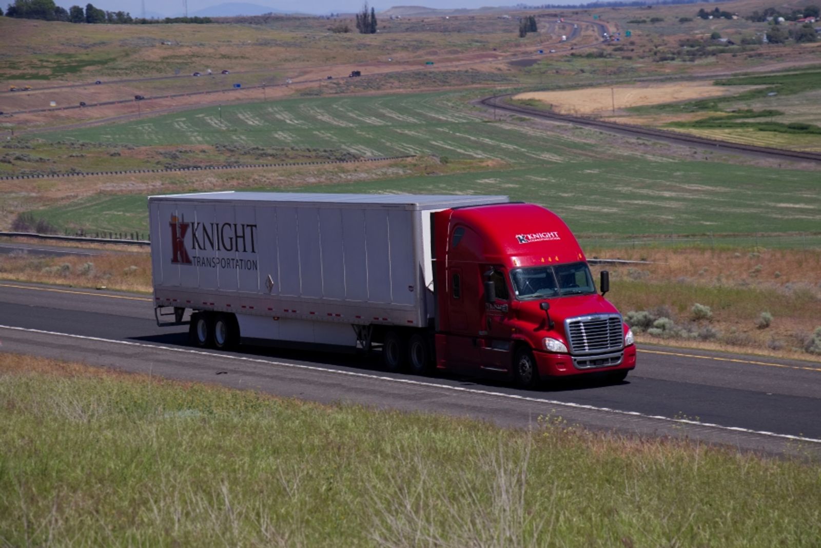 Truckload leader Kevin Knight retires from Knight-Swift