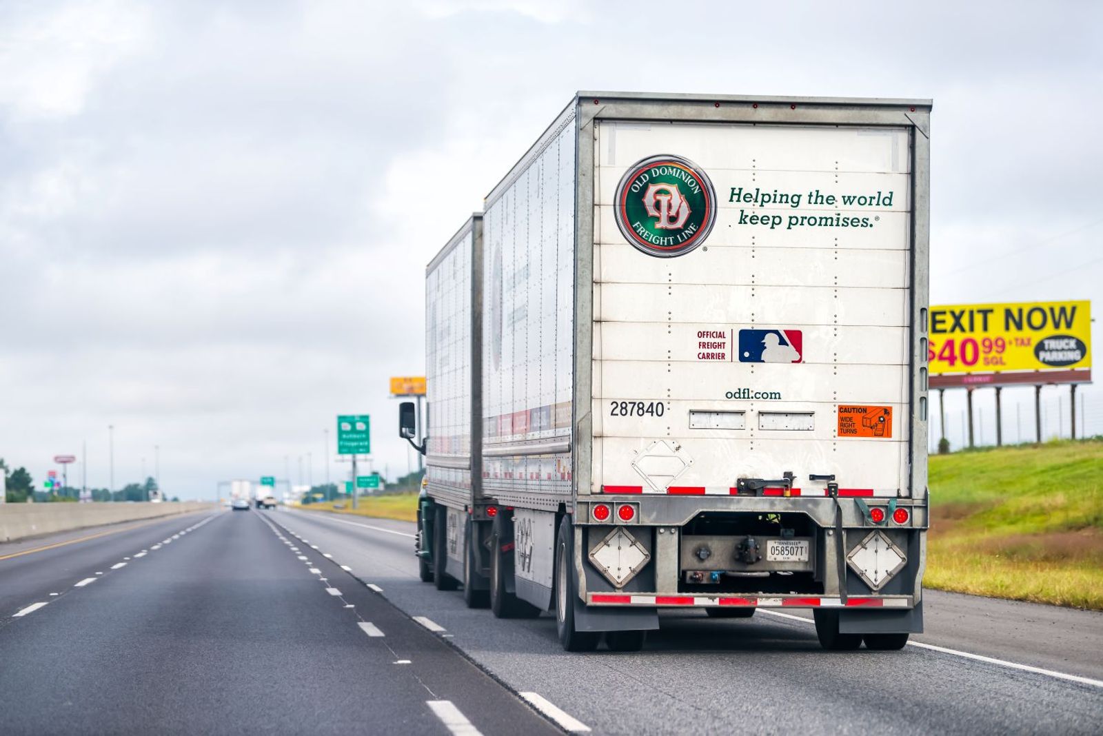 Top 25 LTL carriers look to industrial gains for freight in 2026