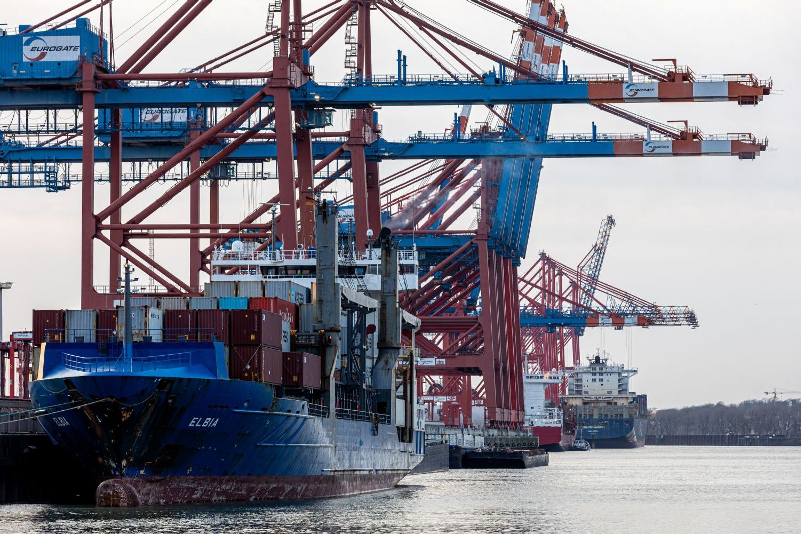 Hapag-Lloyd's HGT signs deal for 20% stake in Eurogate Hamburg terminal