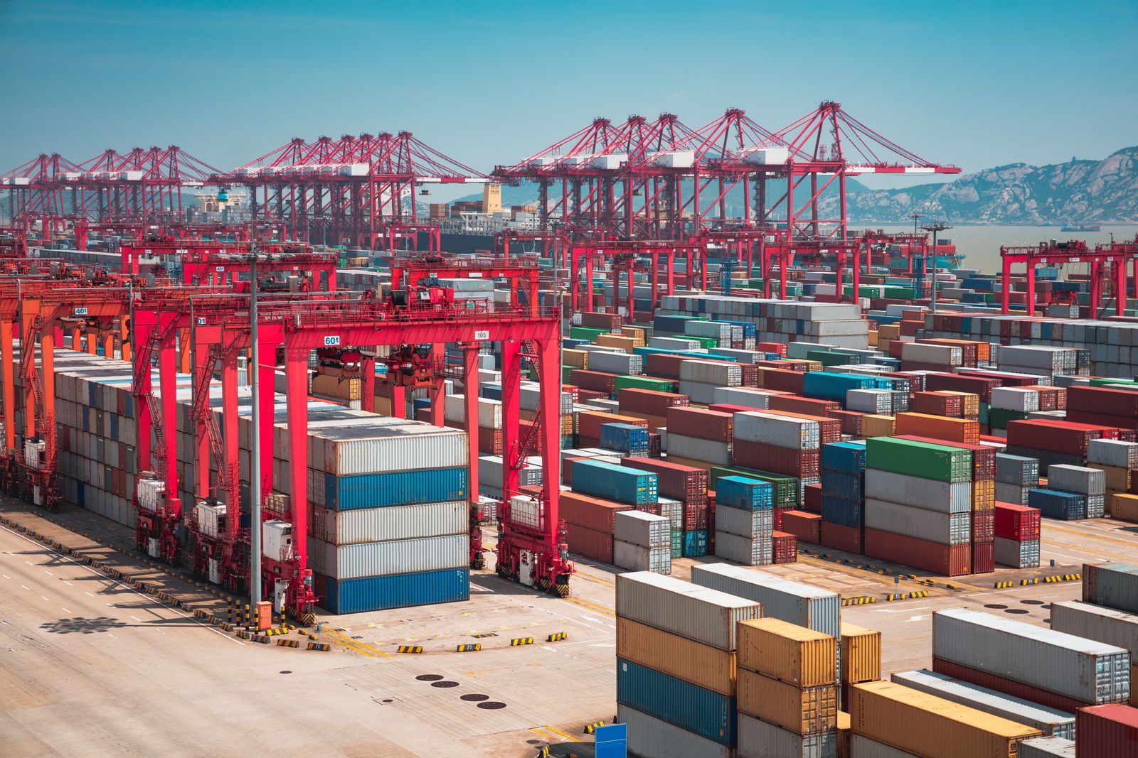 Ocean carriers ride rocketing Asia-Europe rate hikes 
