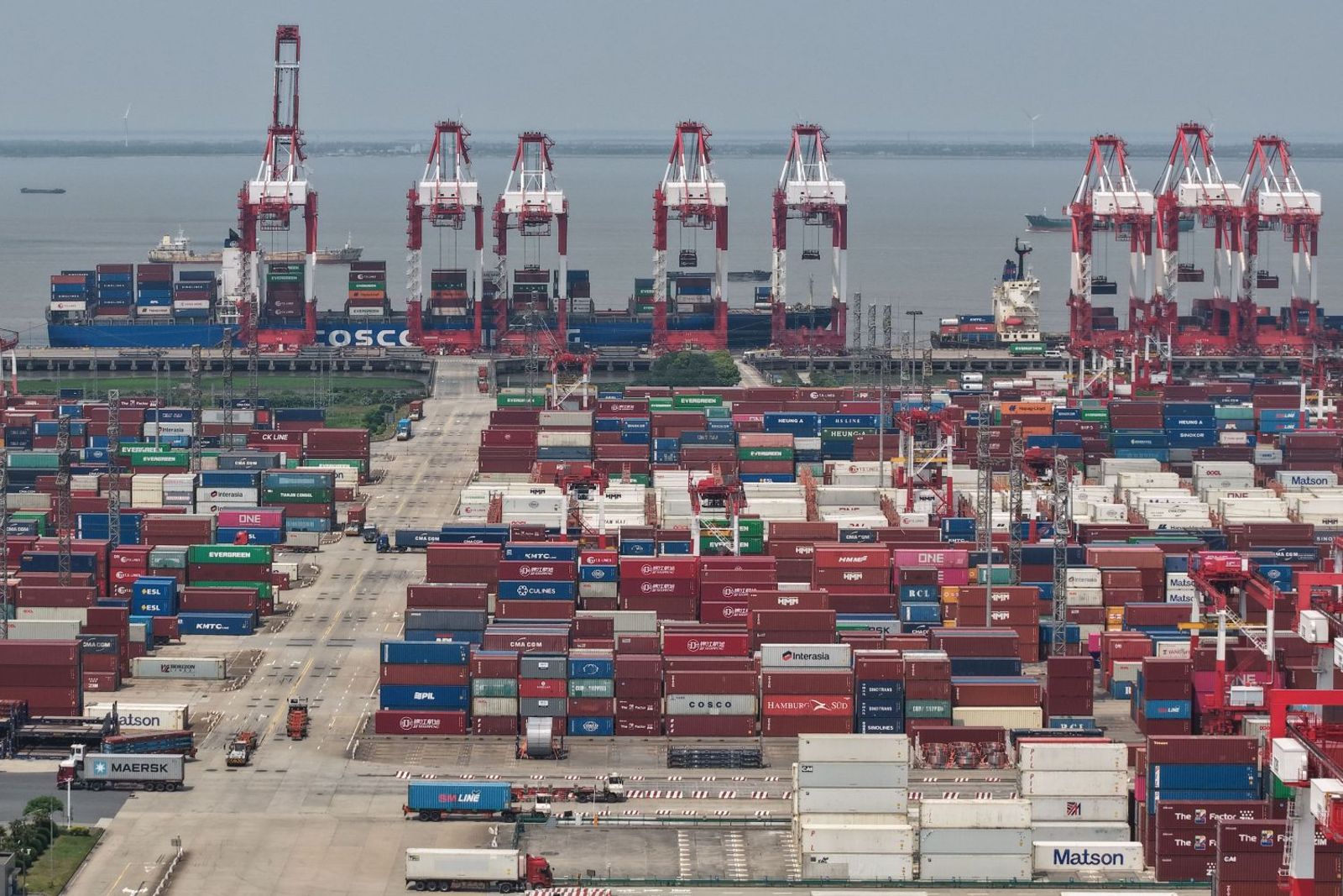 Shippers suffer big capacity loss as carriers skip key Chinese ports post-storm