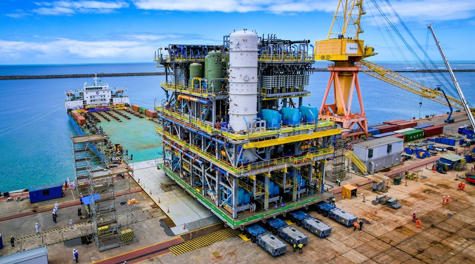 Heavy-lift project drivers threatened by investment risks, equipment shortages