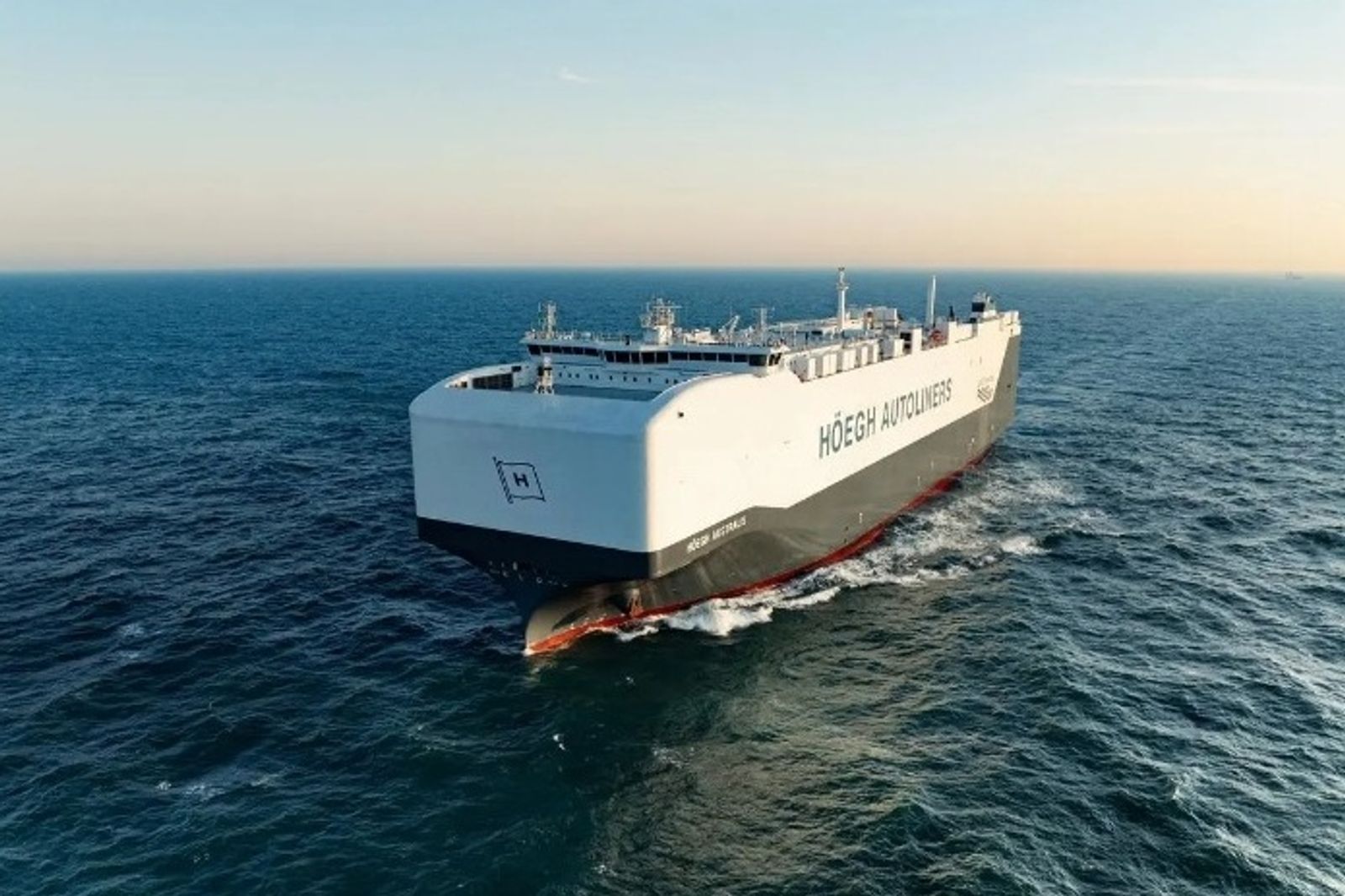 Soaring Asian vehicle, heavy equipment exports stretch car-carrier capacity
