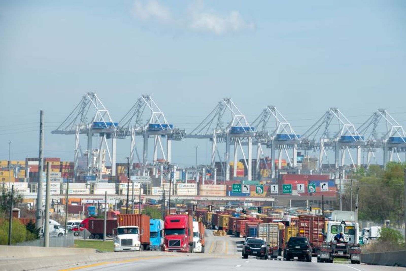 Frontloading, tighter supply drives US port drayage rates higher