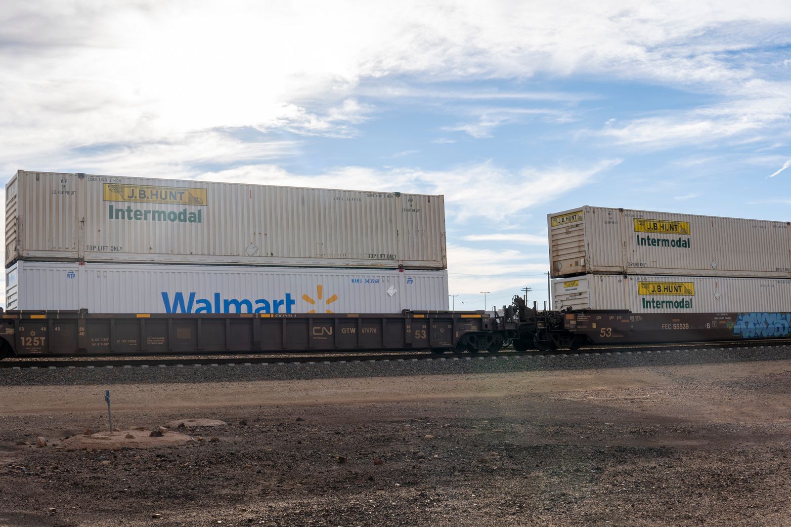 US intermodal drayage capacity maxed out: J.B. Hunt