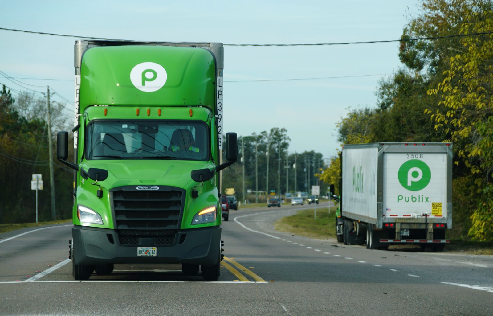 US shippers boost private fleet use as trucking, fuel costs rise