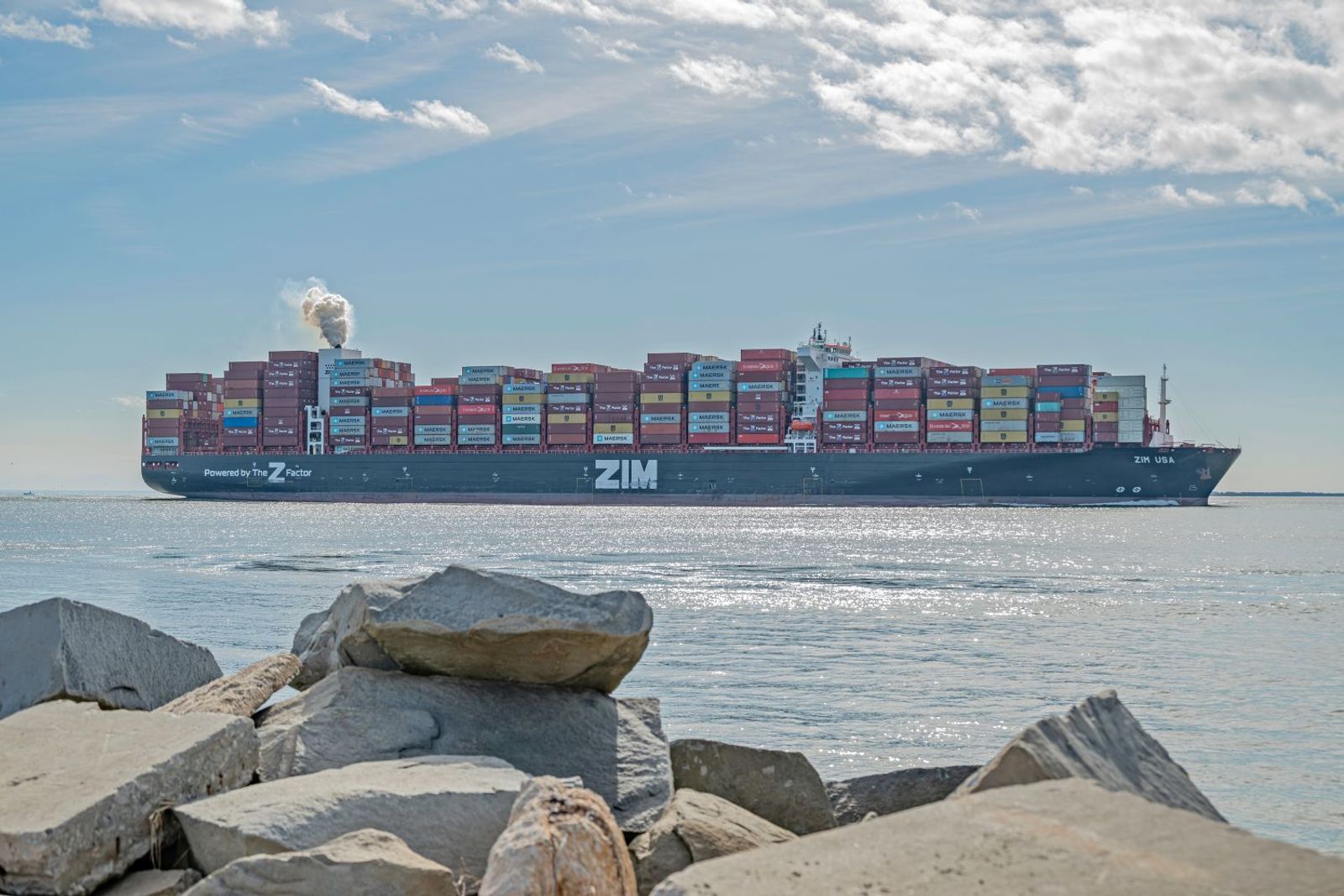 Hapag-Lloyd to submit revised terms for Zim bid by month's end
