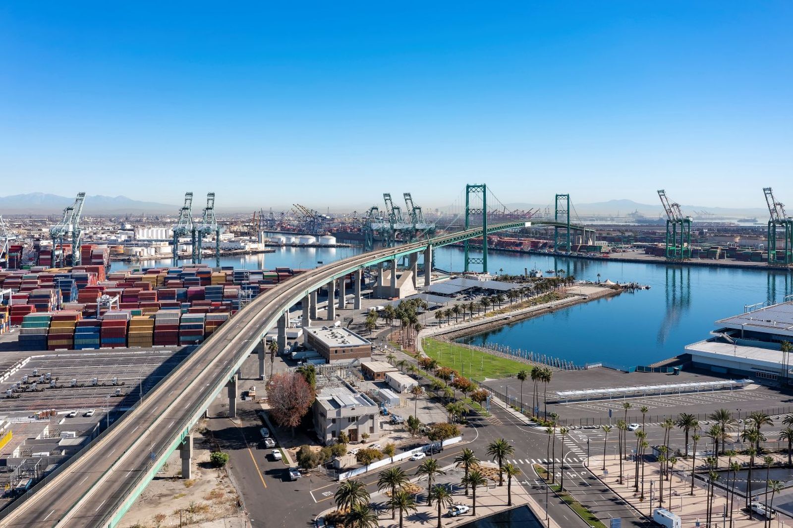 Closure of Los Angeles harbor bridge looms amid elevated container dwells