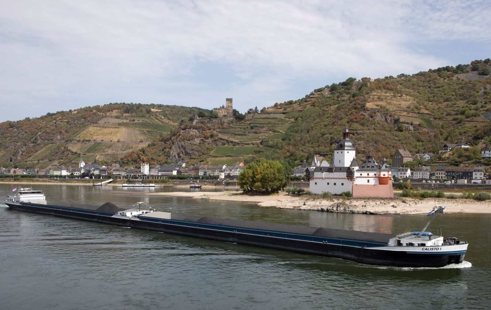 Shipping paralyzed as part of Rhine hits historic low-water level