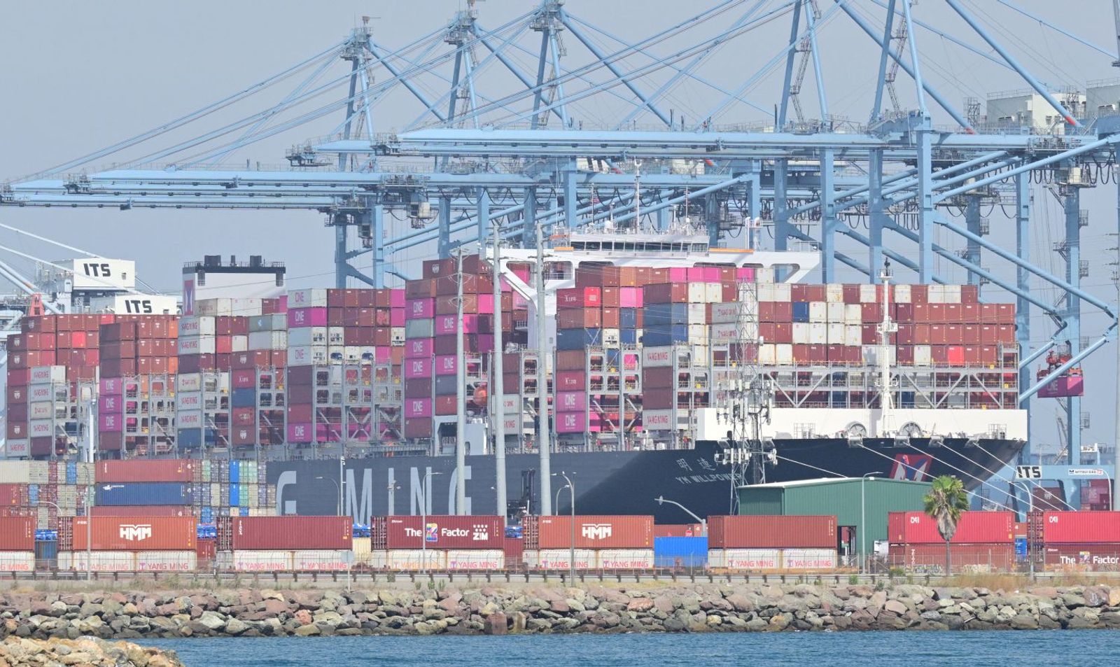 Asia delays, import strength extending trans-Pac peak season