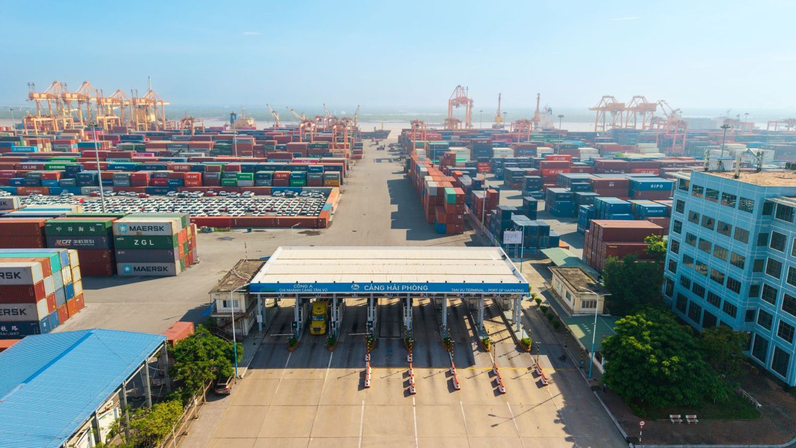 Maersk eyes Vietnam rail freight depot network with partner Hateco