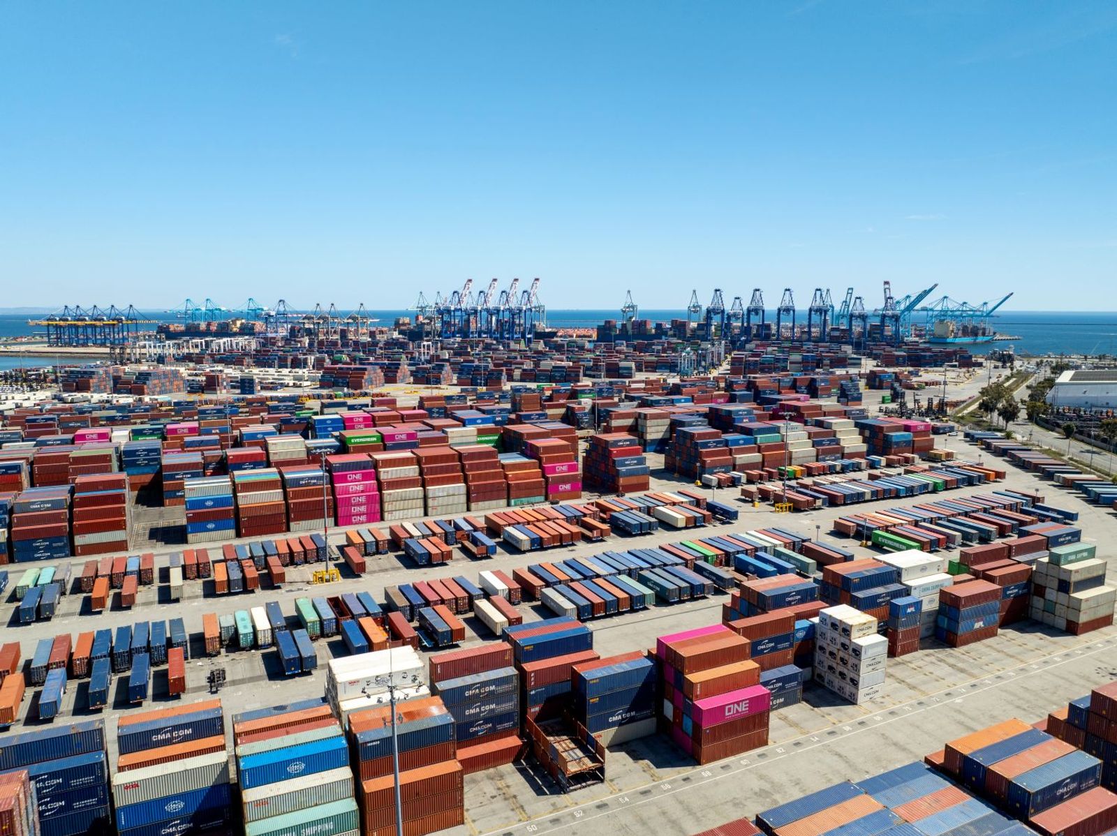 LA-LB rail container backlog causes growing concern among retailers