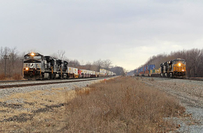 Savannah's new "mega-rail" facility will link existing Norfolk Southern Railway and CSX Transportation opertions at the terminal and allow for the construction of 10,000-foot unit trains.